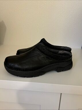 Men's Black Leather Slip-On Mule Loafers